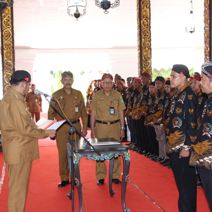 Bupati Sumenep Mengukuhkan Perpanjangan Masa Keanggotaan Badan Permusyawaratan Desa di Kab. Sumenep